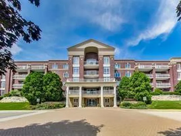 7031 W Touhy Ave APT 201, Niles, IL 60714