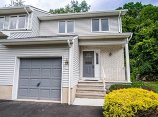 8 Hansen Pl, Wayne, NJ 07470