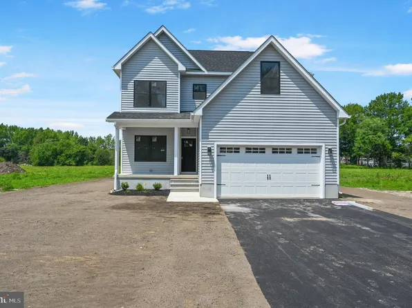 38170 N 2nd St, Delmar, DE 19940