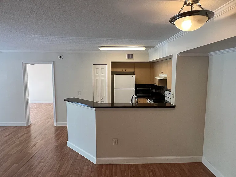 4021 San Marino Blvd #205 — Photo 9