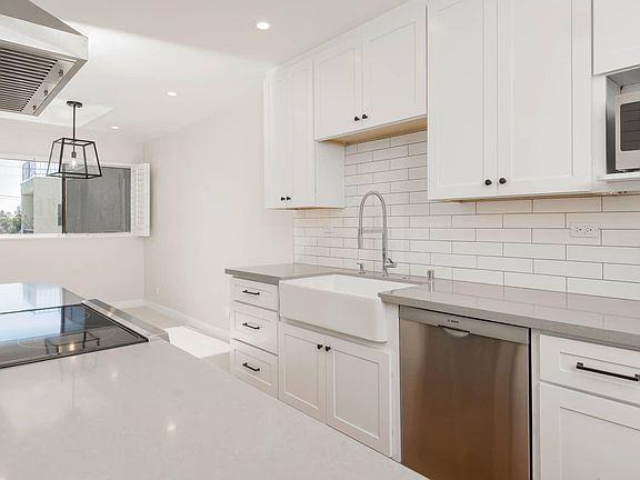 4th image of 2929 Waverly Dr APT 309
