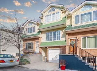 65 Woodcutters Ln, Staten Island, NY 10306