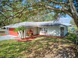 102 Mango Rd NE, Lake Placid, FL 33852