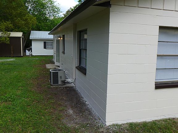 2nd image of 223 E Early St