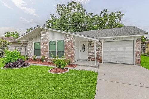 5003 Denoron Dr Photo 1