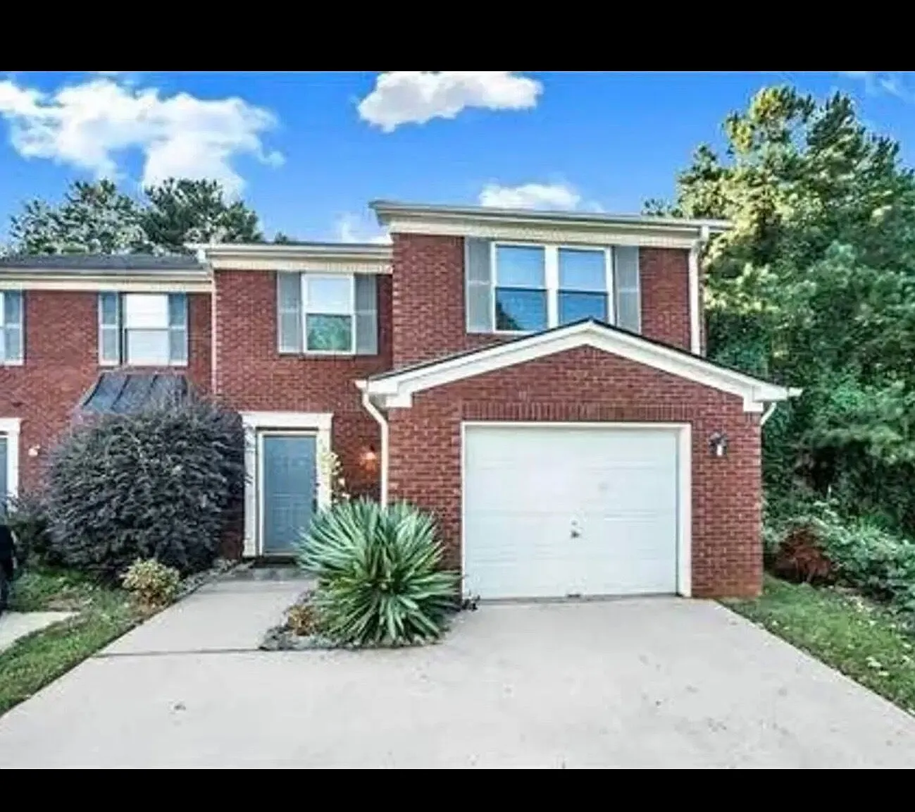 2 bed, 2.5 bath, 1272 sqft, $1,900 — Photo 2