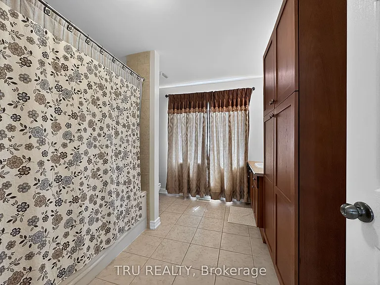 200 Celtic Ridge Cres — Photo 30