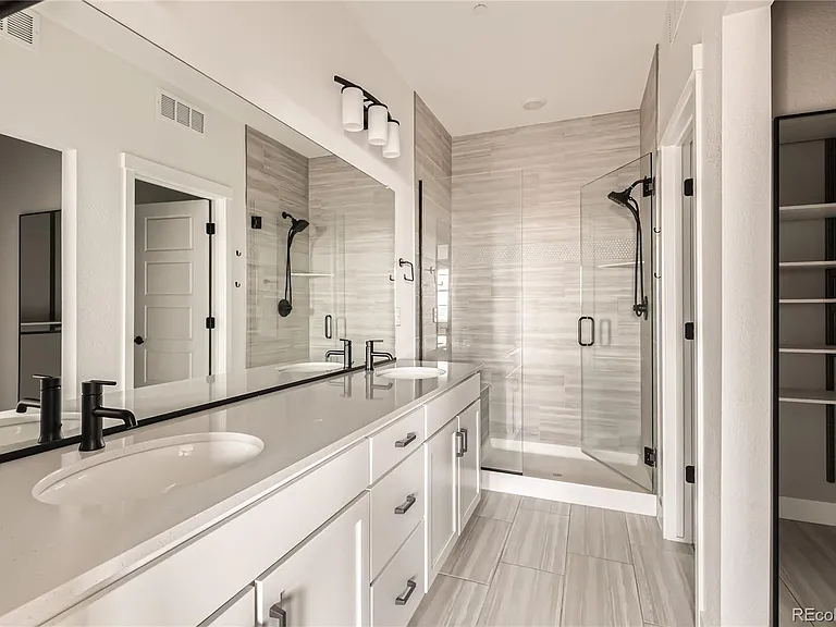 1565 W 67th Ave — Photo 10