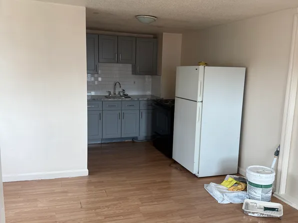 9 Hawkins St #9B, Derby, CT 06418