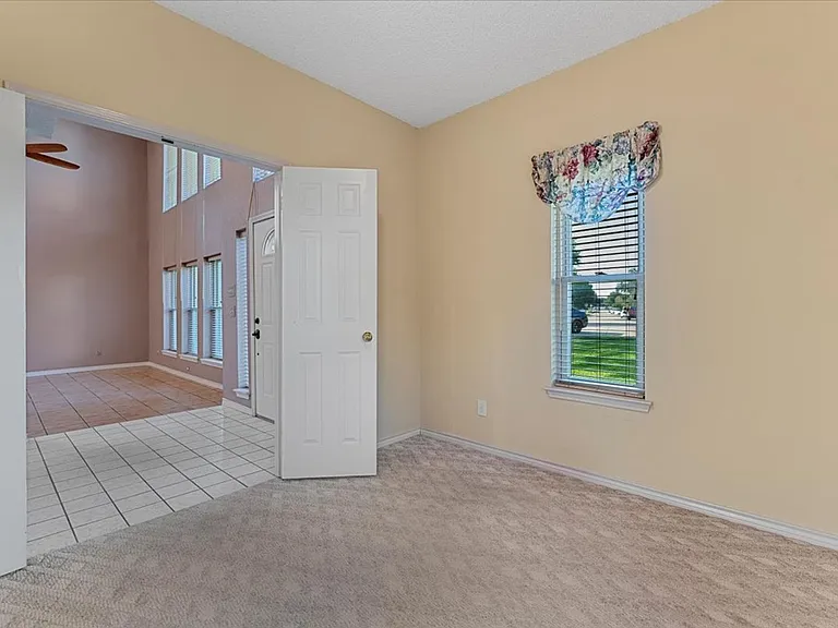 6752 Macintosh Dr — Photo 10