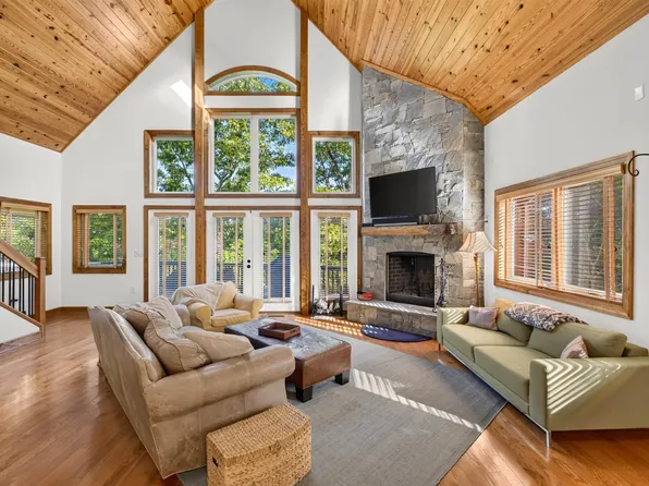33 Coopers Vantage, Roseland, VA 22967