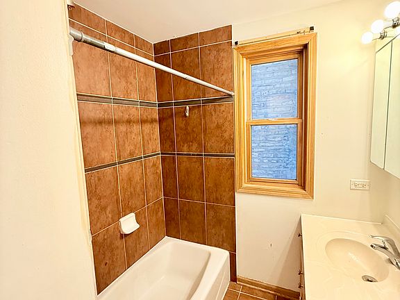 5th image of 3202 S Lituanica Ave #1