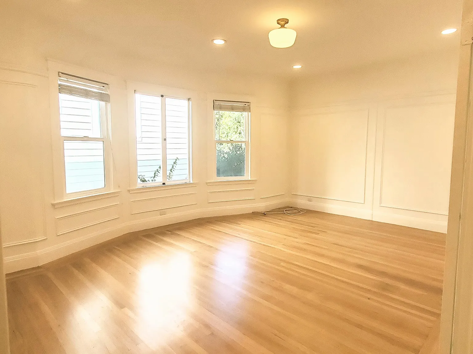 1 bed, 800 sqft, $5,490 — Photo 1