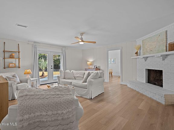 3rd image of 133 Ludlow Drive