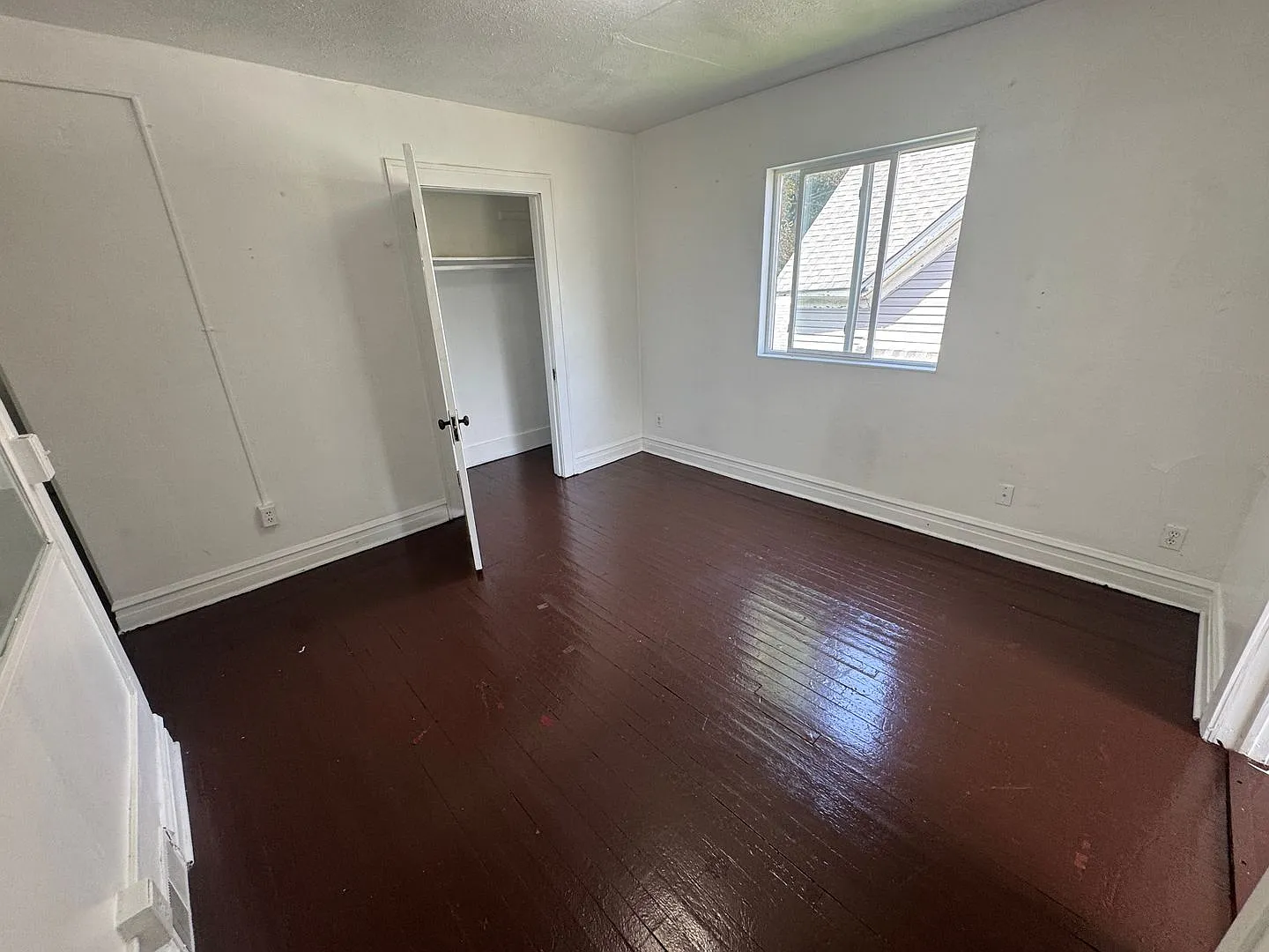 740 Fern St Akron Oh 44307 MFH4 .T3 — Photo 2