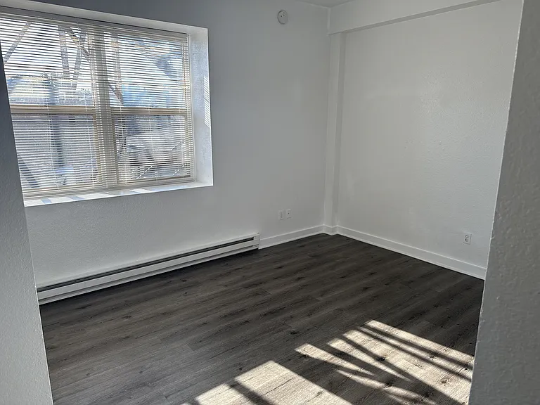 Elks Apartments — Photo 12