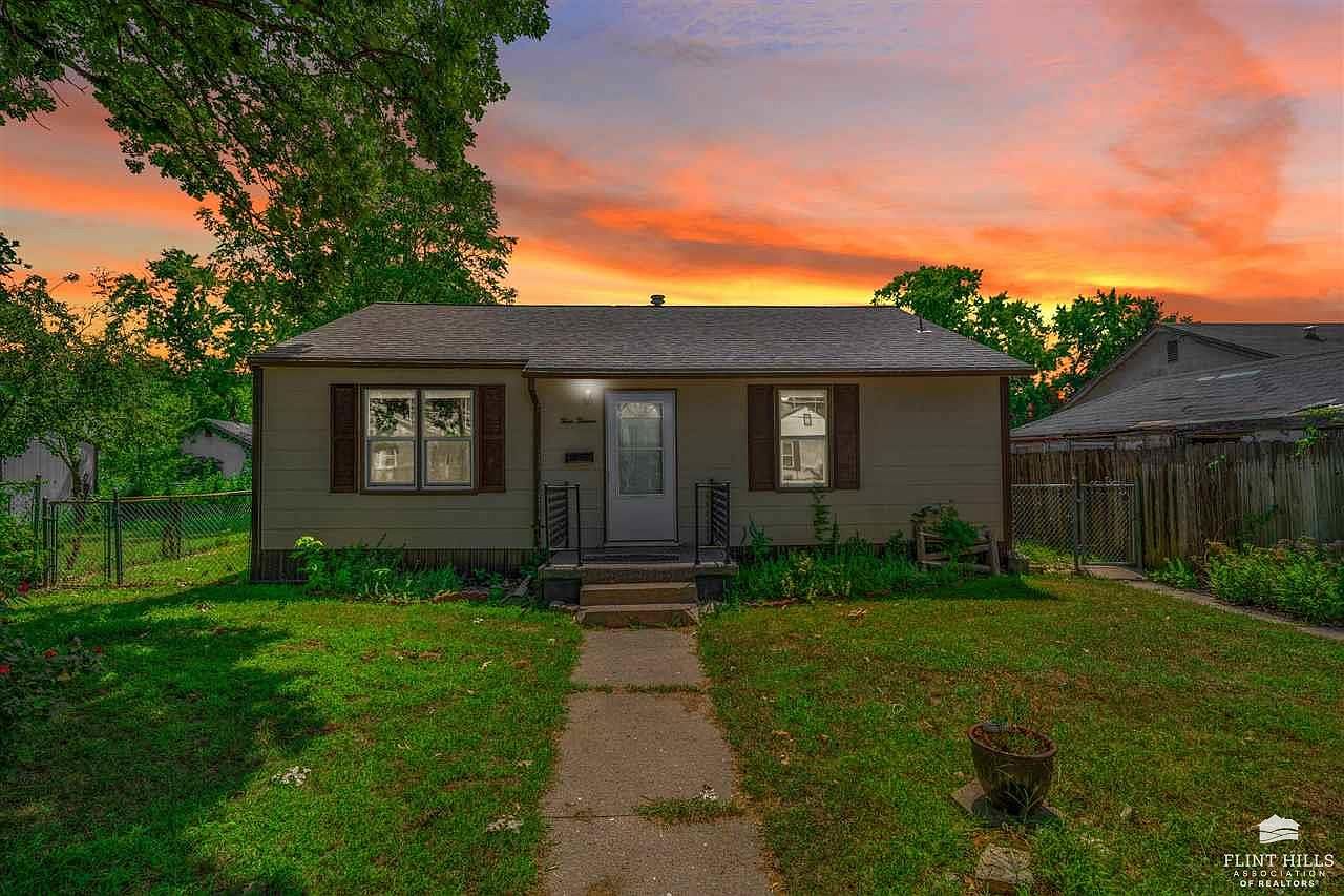 313 W 16th St, Junction City, KS 66441 Zillow