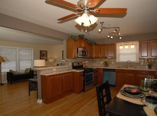 6195 N River Trail Dr, Milwaukee, WI 53225