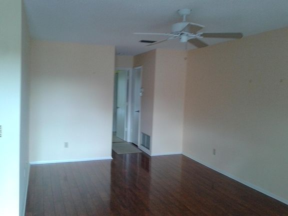 3rd image of 26 Lake Vista Trl APT 206