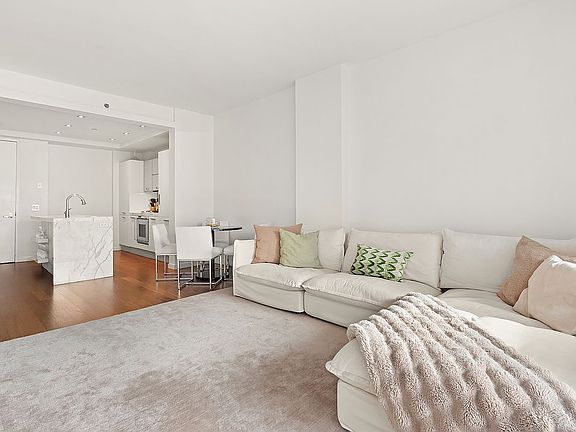 3rd image of 444 W 19th St APT 502