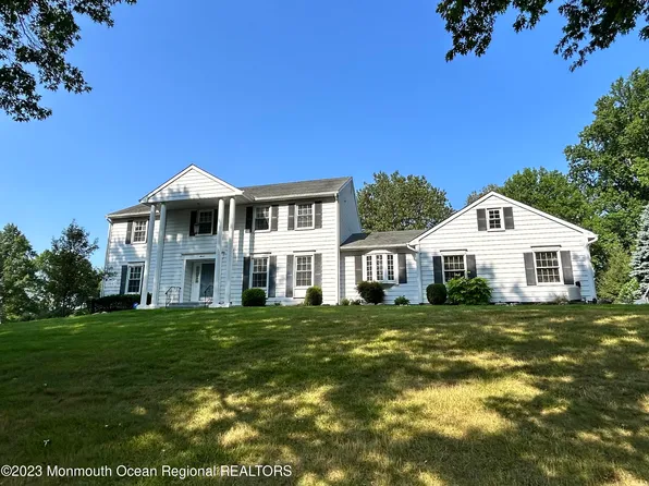 11 Quaker Road, Middletown, NJ 07748
