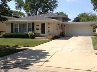 2554 Stratford Ave, Westchester, IL