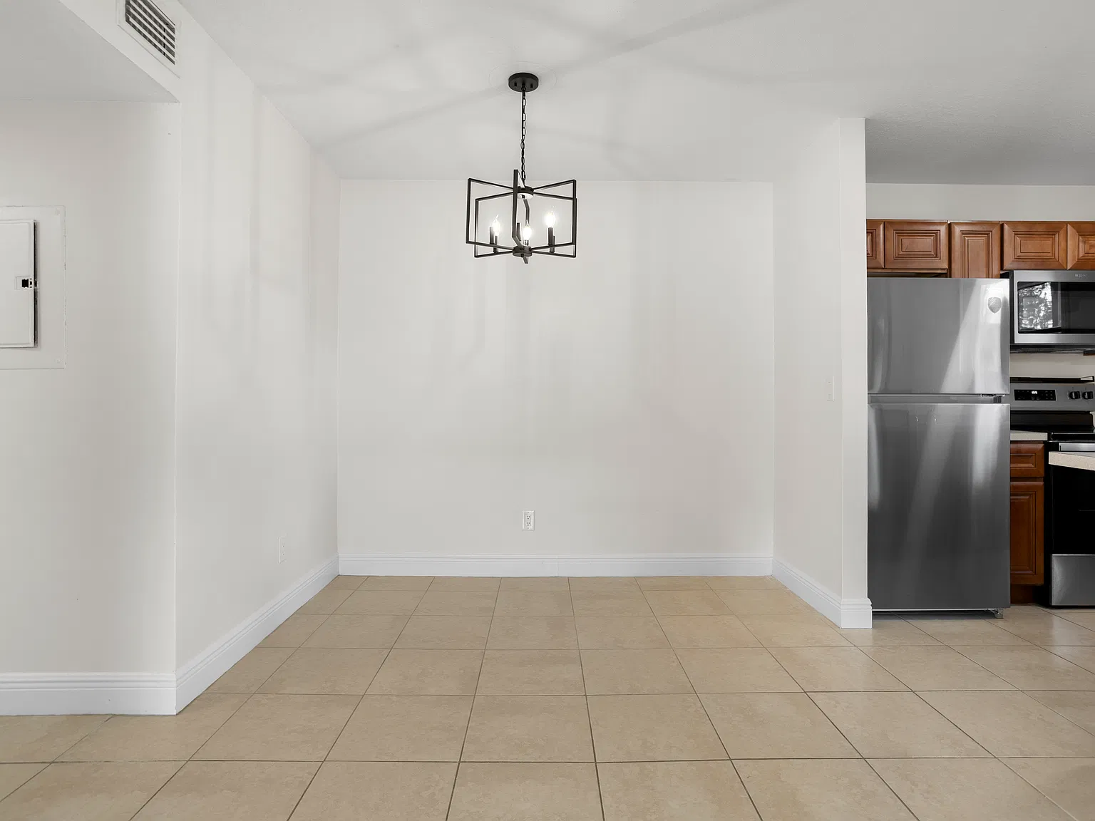 1 bed, 800 sqft, $1,600 — Photo 4