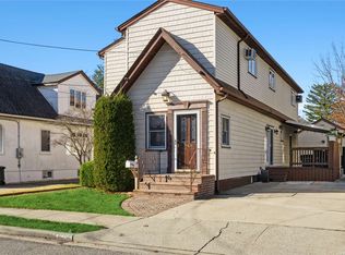 568 Holt St, West Hempstead, NY 11552