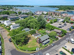 25 Meadow St, Sag Harbor, NY 11963