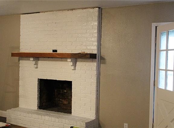 2nd image of 3110 Clover Ln