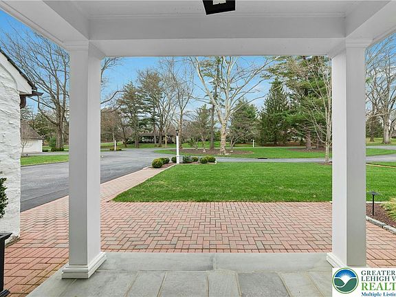 5th image of 1584 Weyhill Cir
