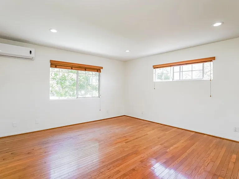 520 Washington St — Photo 8