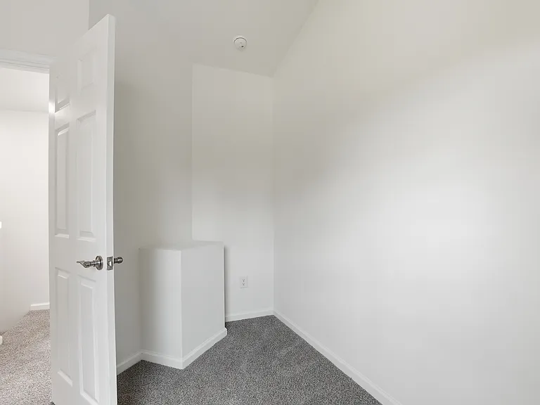 516 Singletary St SE — Photo 37