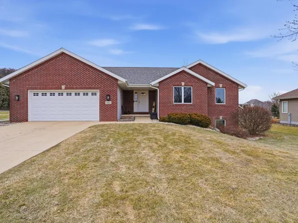 402 St Francis Court, Cross Plains, WI 53528