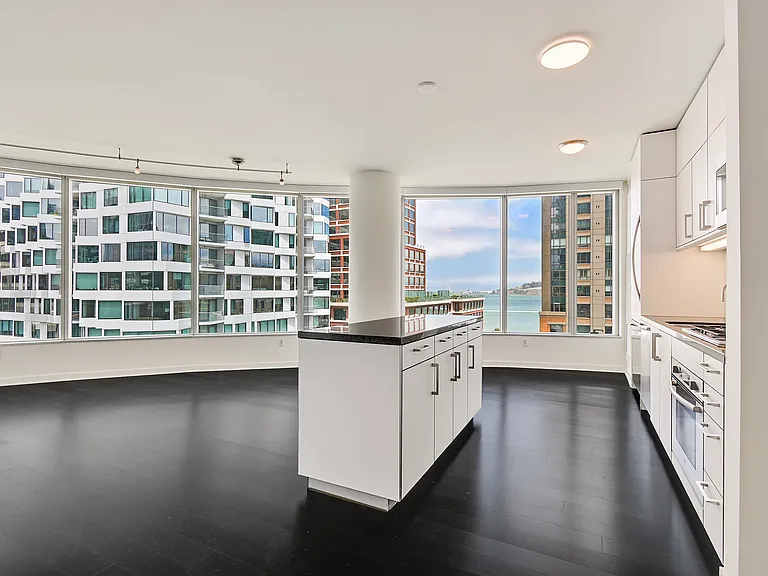 301 Main St #11B — Photo 4