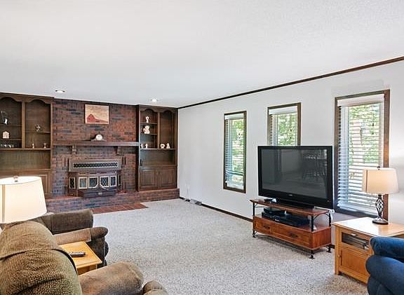 5th image of 13146 Riverview Ave