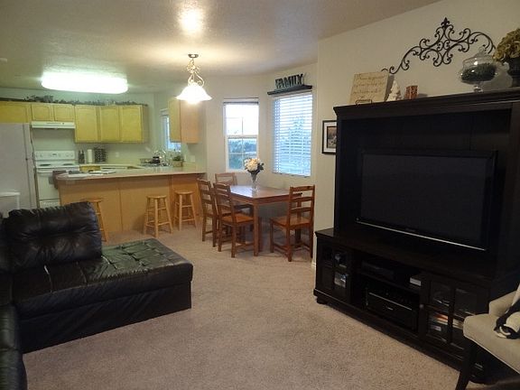 5th image of 158 W Daybreak Ln Unit 6
