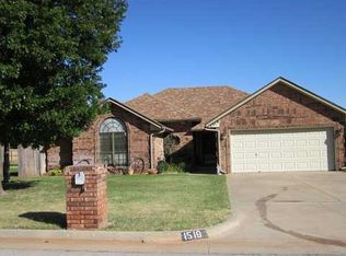 1519 E Twin Brook Ter, Mustang, OK 73064