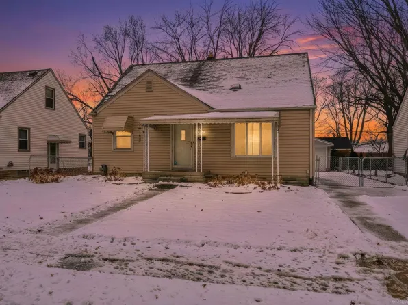 25183 Cole St, Roseville, MI 48066