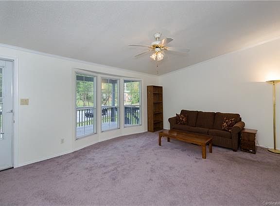 5th image of 109 Amelia Dr