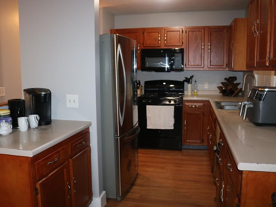 1st image of 25 Pennsylvania Ave #1