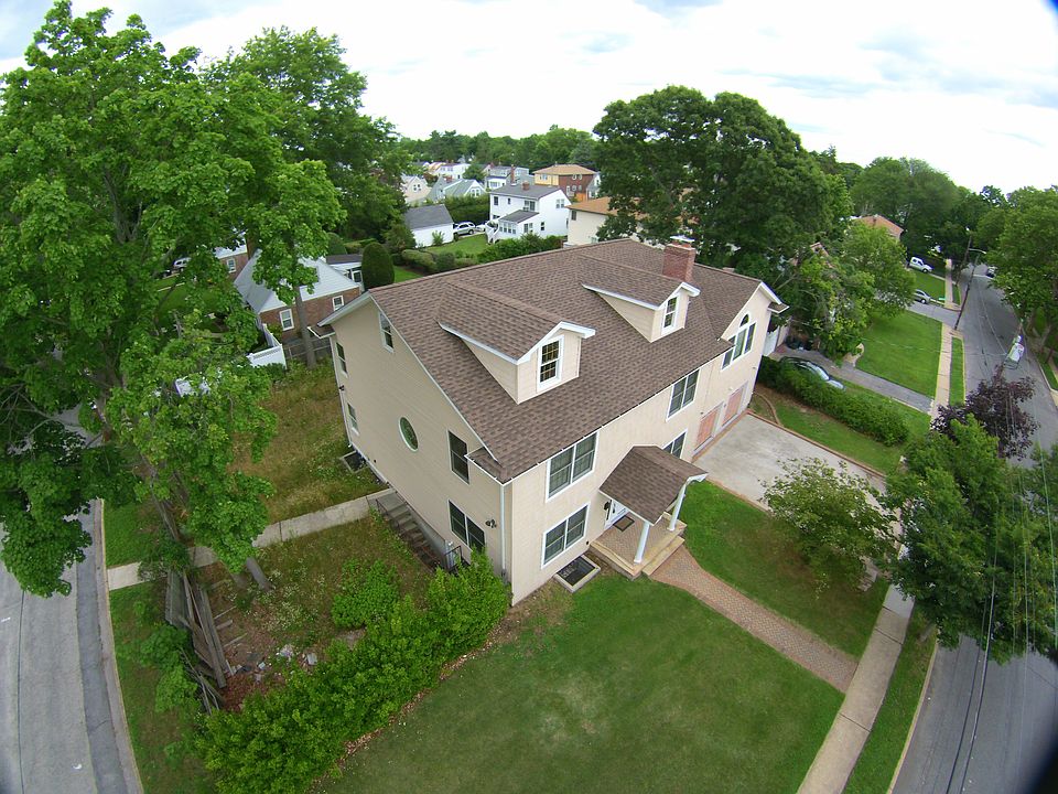 1st image of 729 Henry St