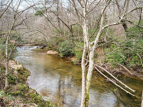 3rd image of 1721 Settlement Rd