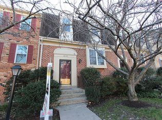 10145 Valentino Dr, Oakton, VA 22124