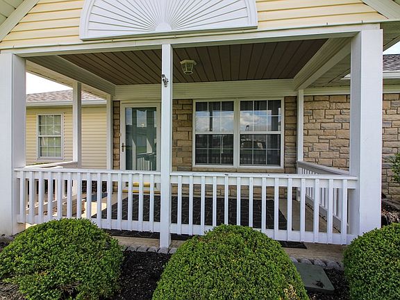 4th image of 701 Villa Dr