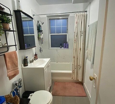 4th image of 4745 N Damen Ave #474552B