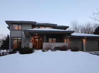 6595 Walnut Dr, Mound, MN 55364
