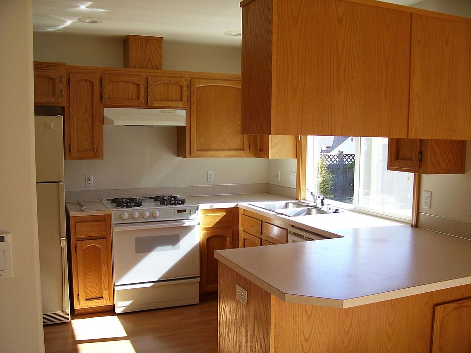 2nd image of 1726 SW Quince St