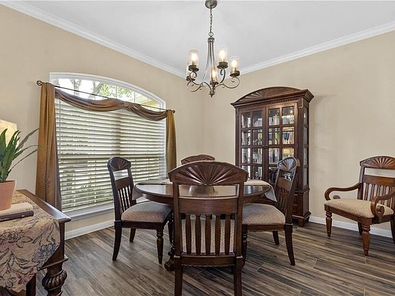4th image of 5 Redwood Cir