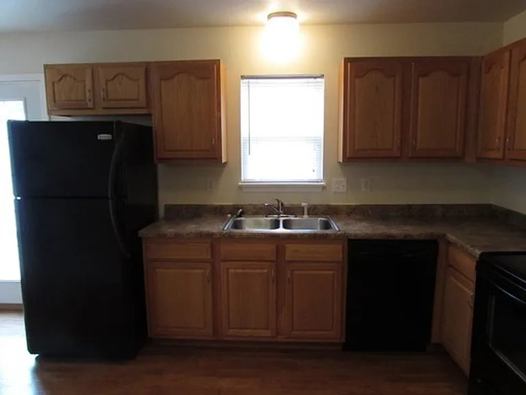 118 Andrews Dr — Photo 11